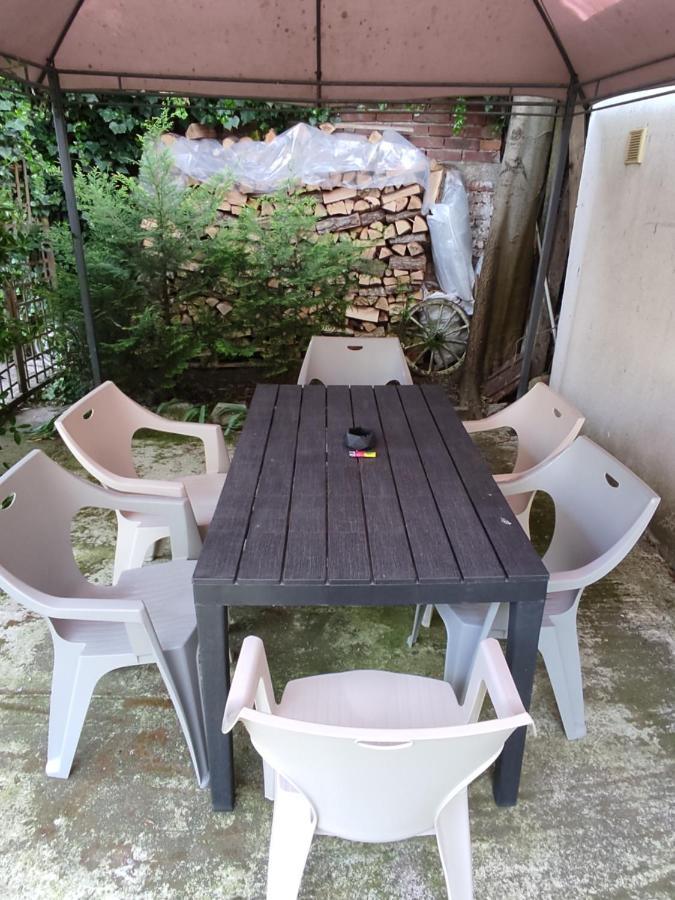 Етаж От Къща С Двор Lägenhet Burgas Exteriör bild